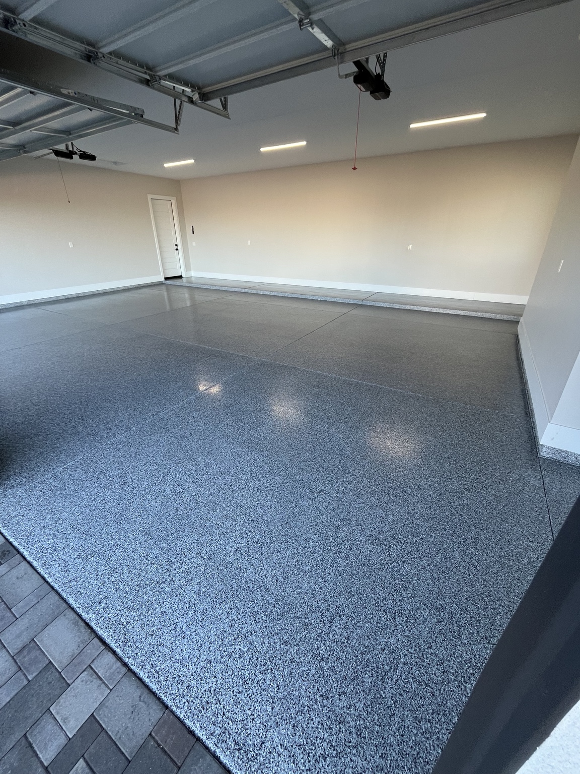 Full-flake garage floor